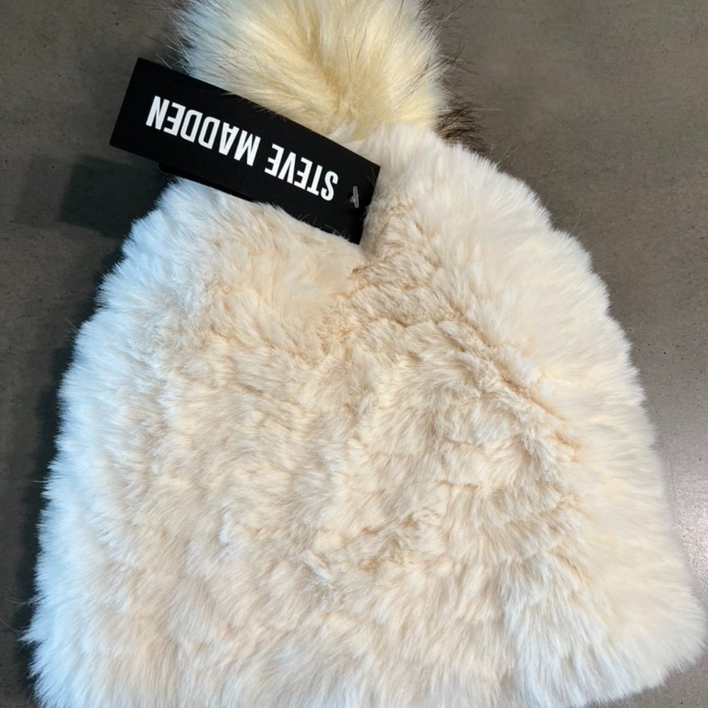 Steve madden one size fluffy white beanie